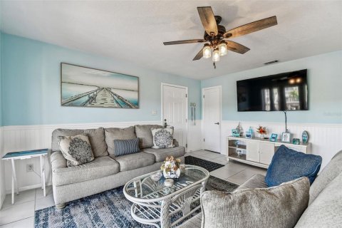 Condominio en venta en Saint Petersburg, Florida, 2 dormitorios, 76.64 m2 № 2223807 - foto 8