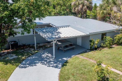 House in Stuart, Florida 4 bedrooms, 146.79 sq.m. № 2086685 - photo 29