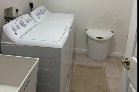 Снять в аренду таунхаус в Дейви, Флорида 3 спальни, 172.33м2, № 1964539 - фото 21