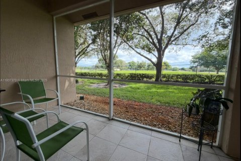 Снять в аренду таунхаус в Дейви, Флорида 3 спальни, 172.33м2, № 1964539 - фото 10