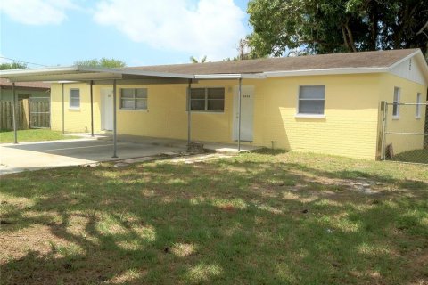 Apartamento en alquiler en Bradenton, Florida, 2 dormitorios, 67.63 m2 № 1899713 - foto 1