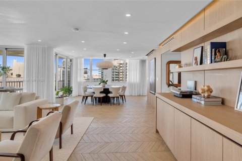 Condo in Miami Beach, Florida, 2 bedrooms  № 1973782 - photo 3