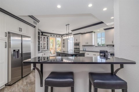 Condo in New Smyrna Beach, Florida, 4 bedrooms № 2149433 - photo 22