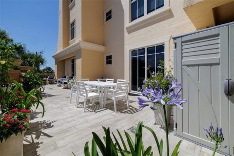 Condo in New Smyrna Beach, Florida, 4 bedrooms № 2149433 - photo 15