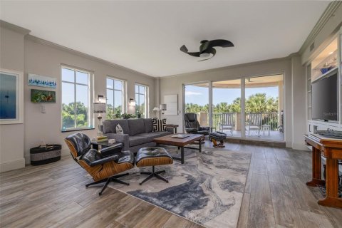 Condo in New Smyrna Beach, Florida, 4 bedrooms № 2149433 - photo 9