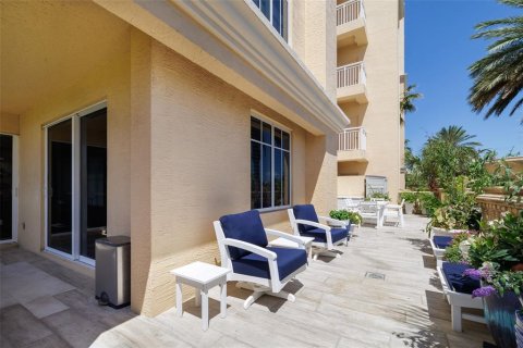 Condo in New Smyrna Beach, Florida, 4 bedrooms № 2149433 - photo 16
