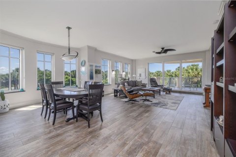 Condo in New Smyrna Beach, Florida, 4 bedrooms № 2149433 - photo 10