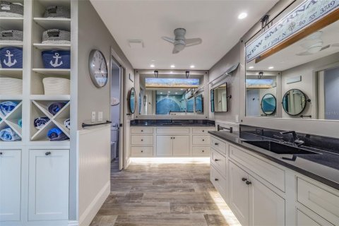 Condo in New Smyrna Beach, Florida, 4 bedrooms № 2149433 - photo 5