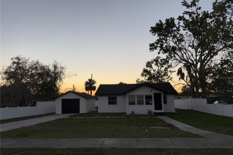 House in Winter Garden, Florida 2 bedrooms, 84.91 sq.m. № 1536725 - photo 15