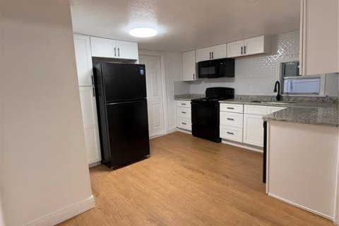 House in Winter Garden, Florida 2 bedrooms, 84.91 sq.m. № 1536725 - photo 9