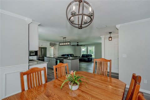 House in North Fort Myers, Florida 3 bedrooms, 181.44 sq.m. № 1535079 - photo 20