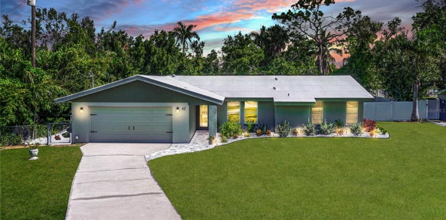 House in North Fort Myers, Florida 3 bedrooms, 181.44 sq.m. № 1535079