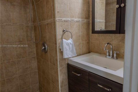 Townhouse in Miami, Florida 3 bedrooms, 146.41 sq.m. № 1925592 - photo 7