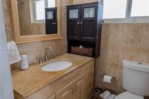 Townhouse in Miami, Florida 3 bedrooms, 146.41 sq.m. № 1925592 - photo 23