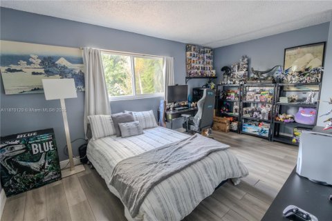 Townhouse in Miami, Florida 3 bedrooms, 146.41 sq.m. № 1925592 - photo 27