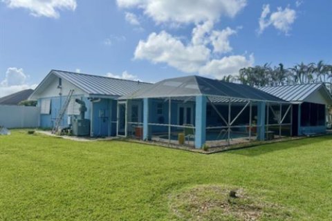 Casa en venta en Port St. Lucie, Florida, 3 dormitorios, 158.21 m2 № 2321921 - foto 2