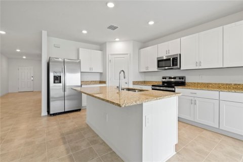 Casa en alquiler en Kissimmee, Florida, 4 dormitorios, 171.68 m2 № 1754821 - foto 5