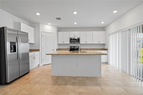 Casa en alquiler en Kissimmee, Florida, 4 dormitorios, 171.68 m2 № 1754821 - foto 6