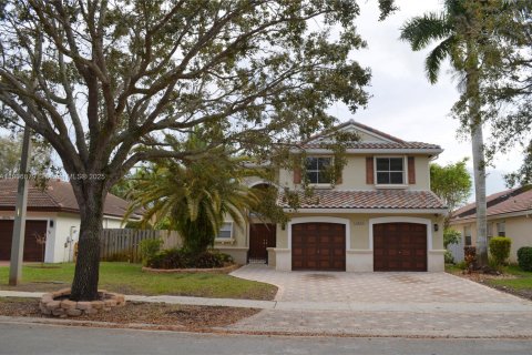 Villa ou maison à vendre à Pembroke Pines, Floride: 3 chambres, 205.5 m2 № 1963292 - photo 1