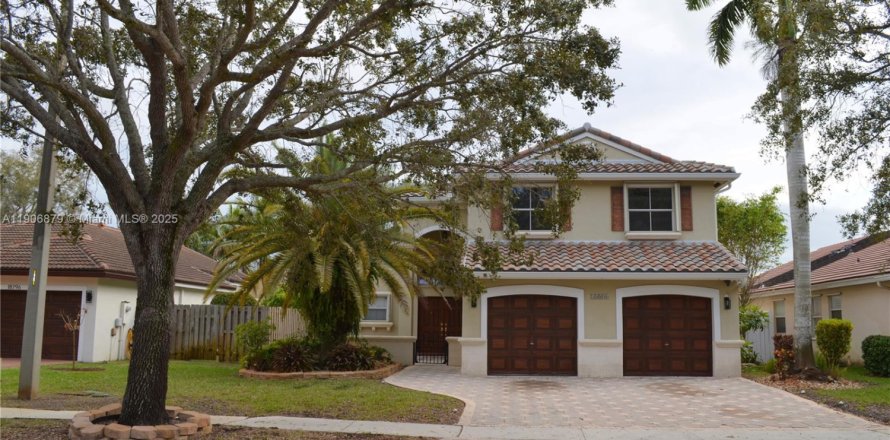 Villa ou maison à Pembroke Pines, Floride 3 chambres, 205.5 m2 № 1963292