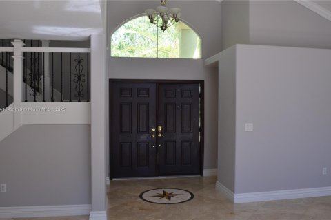 Villa ou maison à vendre à Pembroke Pines, Floride: 3 chambres, 205.5 m2 № 1963292 - photo 2