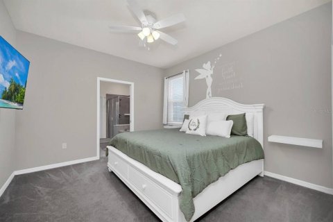 House in Davenport, Florida 7 bedrooms, 295.06 sq.m. № 1735512 - photo 21