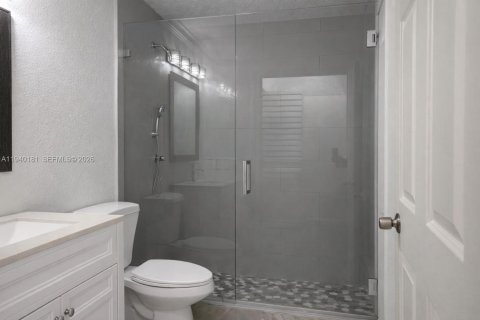 Casa en venta en Hialeah Gardens, Florida, 4 dormitorios, 115.2 m2 № 1997677 - foto 13