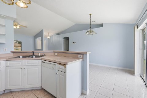 Villa ou maison à vendre à Deltona, Floride: 3 chambres, 112.5 m2 № 2415347 - photo 15