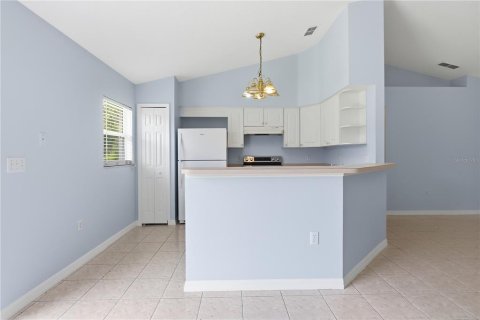 Villa ou maison à vendre à Deltona, Floride: 3 chambres, 112.5 m2 № 2415347 - photo 12