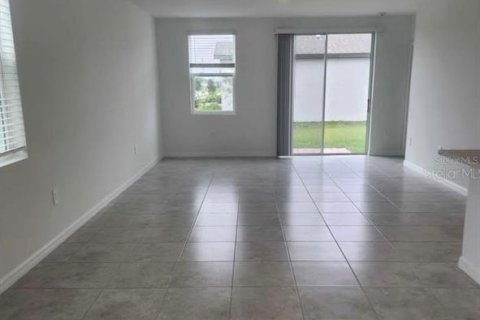 Снять в аренду виллу или дом в Хейнс-Сити, Флорида 1 комната, 215.53м2, № 2111528 - фото 12