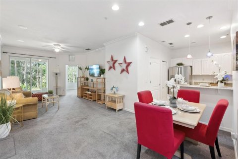 Townhouse in Windermere, Florida 3 bedrooms, 153.01 sq.m. № 2142779 - photo 4
