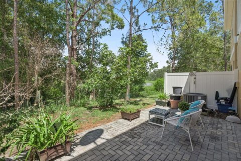 Townhouse in Windermere, Florida 3 bedrooms, 153.01 sq.m. № 2142779 - photo 30