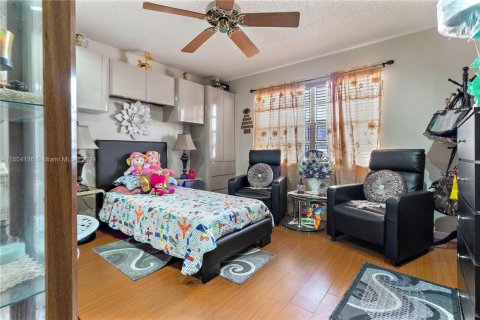 Condo in Pembroke Pines, Florida, 2 bedrooms № 1959885 - photo 14
