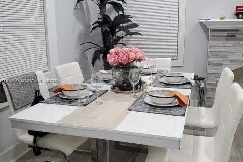 Propiedad comercial en venta en Hollywood, Florida, 193.79 m2 № 1920570 - foto 10