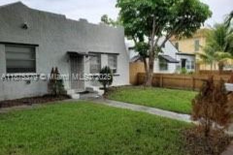 Propiedad comercial en venta en Hollywood, Florida, 193.79 m2 № 1920570 - foto 5