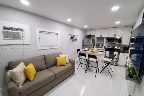 Propiedad comercial en venta en Hollywood, Florida, 193.79 m2 № 1920570 - foto 11