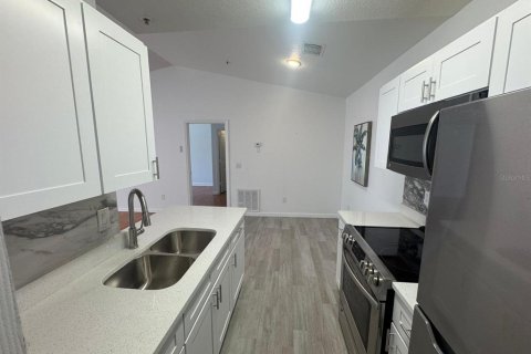 Condominio en alquiler en Orlando, Florida, 2 dormitorios, 96.8 m2 № 2103587 - foto 12
