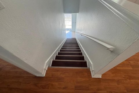 Condominio en alquiler en Orlando, Florida, 2 dormitorios, 96.8 m2 № 2103587 - foto 4
