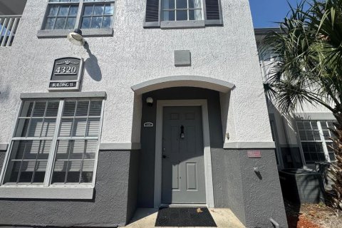 Condominio en alquiler en Orlando, Florida, 2 dormitorios, 96.8 m2 № 2103587 - foto 2
