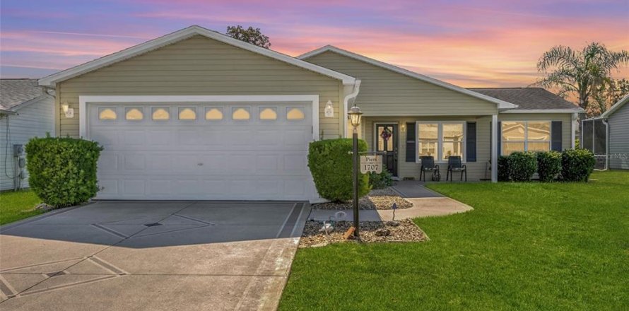Villa ou maison à The Villages, Floride 2 chambres, 124.86 m2 № 2200641