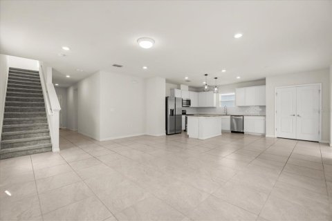 Casa en venta en Kissimmee, Florida, 4 dormitorios, 202.34 m2 № 1900715 - foto 3
