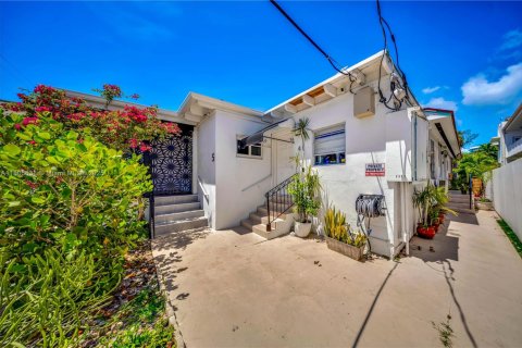 Propiedad comercial en venta en Miami Beach, Florida, 247.86 m2 № 1742205 - foto 24