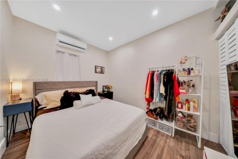 Propiedad comercial en venta en Miami Beach, Florida, 247.86 m2 № 1742205 - foto 18