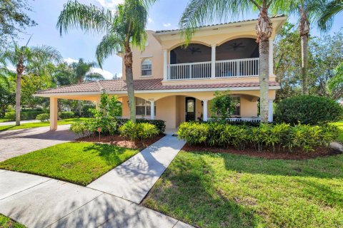 House in Wellington, Florida 5 bedrooms, 320.61 sq.m. № 2429721 - photo 2