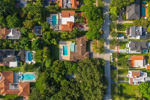 Купить виллу или дом в Корал-Гейблс, Флорида 3 спальни, 267.37м2, № 1971153 - фото 4