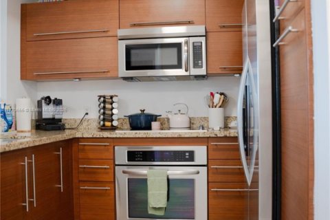 Condo in Sunrise, Florida, 2 bedrooms  № 1867967 - photo 11