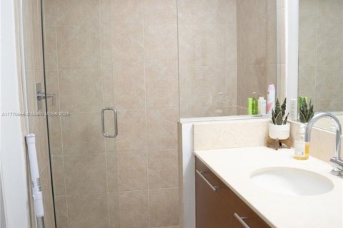 Condo in Sunrise, Florida, 2 bedrooms  № 1867967 - photo 27