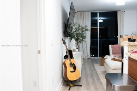 Condo in Sunrise, Florida, 2 bedrooms  № 1867967 - photo 5