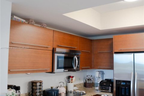 Condo in Sunrise, Florida, 2 bedrooms  № 1867967 - photo 13