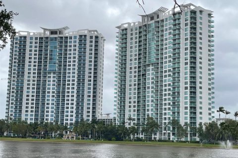 Condo in Sunrise, Florida, 2 bedrooms  № 1867967 - photo 3